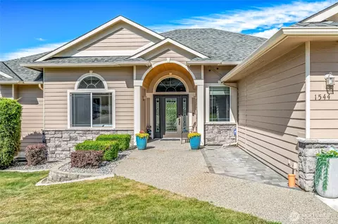 1544 Harrington Ln, East Wenatchee, WA 98802