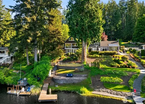 2057 E Beaver Lake Dr SE, Sammamish, WA 98075