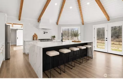 Kitchen - 18715 Pioneer Way E, Orting, WA 98360 photo 2 of 5