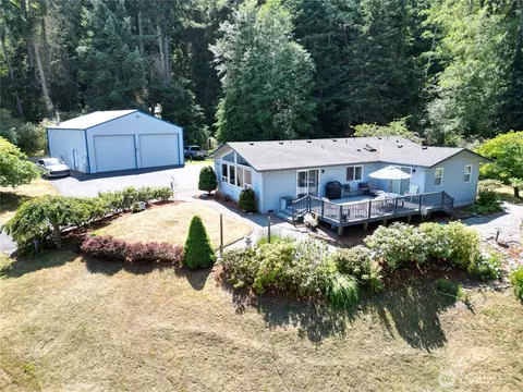 2196 N Bluff Rd, Greenbank, WA 98253