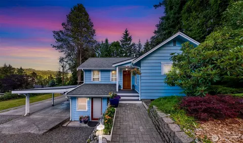 137 33rd St, Bellingham, WA 98225