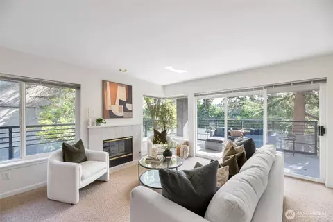 2000 W Barrett St #205, Seattle, WA 98199
