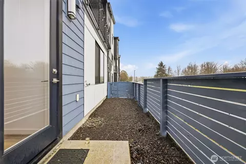 Exterior - 21816 24th Ave SE #A, Bothell, WA 98021 photo 4 of 10