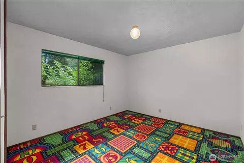 Bedroom - 111 Elm View Ave, Chehalis, WA 98532 photo 5 of 6