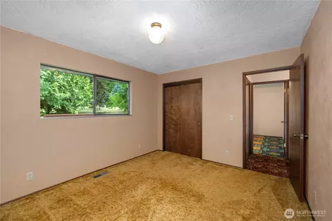 Bedroom - 111 Elm View Ave, Chehalis, WA 98532 photo 4 of 6