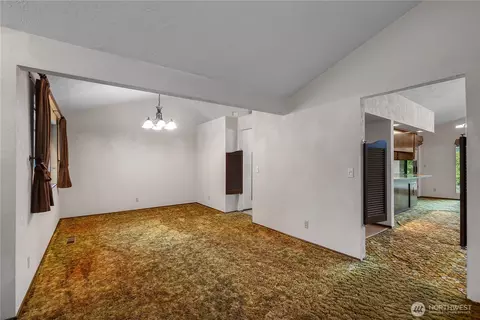 Living - 111 Elm View Ave, Chehalis, WA 98532 photo 3 of 7