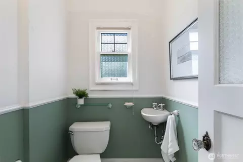 Bath - 431 Smith St, Seattle, WA 98109 photo 1 of 5
