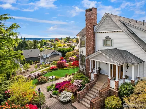 1107 Madison St, Port Townsend, WA 98368