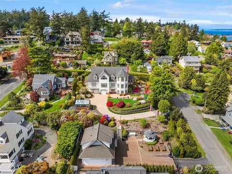 1107 Madison St, Port Townsend, WA 98368