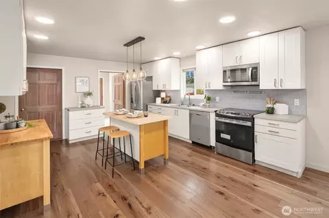 Kitchen - 1305 233rd St SE, Bothell, WA 98021 photo 1 of 4
