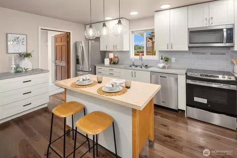 Kitchen - 1305 233rd St SE, Bothell, WA 98021 photo 3 of 4