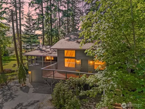 4333 Wildwood Ln, Anacortes, WA 98221