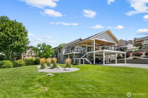 365 W Beach Dr, Orondo, WA 98843