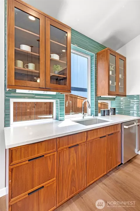 Kitchen - 10052 NE 196th Pl, Bothell, WA 98011 photo 3 of 5