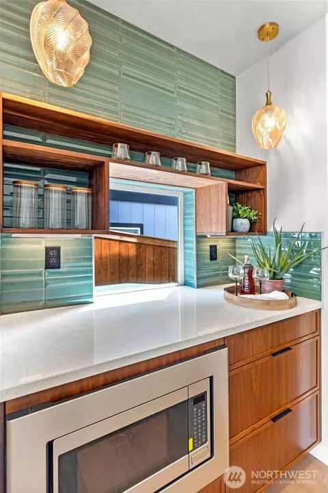 Kitchen - 10052 NE 196th Pl, Bothell, WA 98011 photo 4 of 5