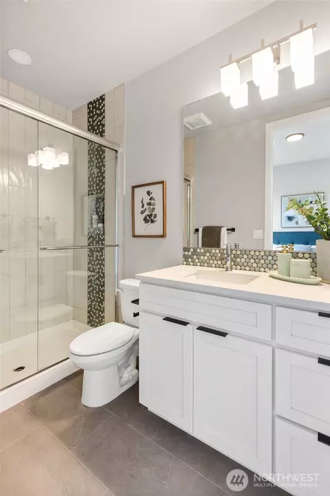Bath - 10052 NE 196th Pl, Bothell, WA 98011 photo 2 of 6