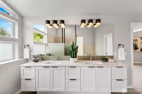 Bath - 10052 NE 196th Pl, Bothell, WA 98011 photo 4 of 6