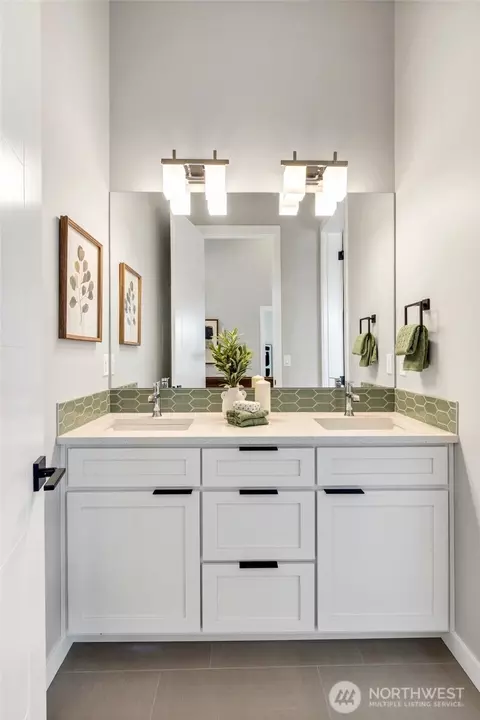 Bath - 10052 NE 196th Pl, Bothell, WA 98011 photo 6 of 6