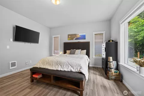 Bedroom - 20905 192nd Ave E, Orting, WA 98360 photo 1 of 6
