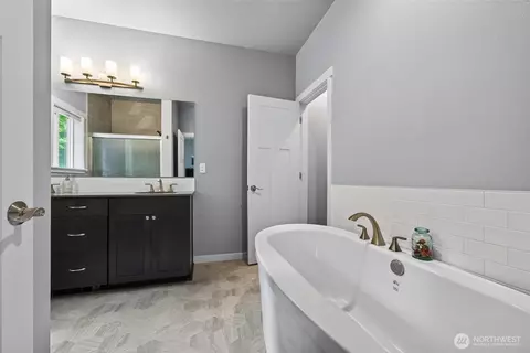 Bath - 20905 192nd Ave E, Orting, WA 98360 photo 3 of 5