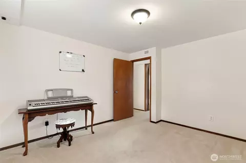 Bedroom - 41212 268th Ave SE, Enumclaw, WA 98022 photo 4 of 5