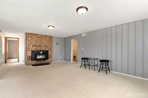 Living - 41212 268th Ave SE, Enumclaw, WA 98022 photo 5 of 5