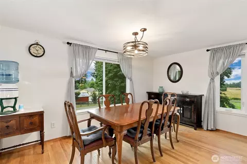 Dining - 41212 268th Ave SE, Enumclaw, WA 98022 photo 1 of 2