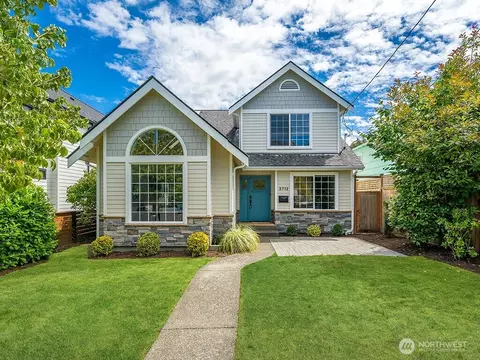 2712 57th Ave SW, Seattle, WA 98116