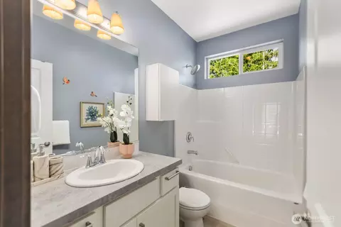 Bath - 17805 3rd Ave SE, Bothell, WA 98012 photo 2 of 2