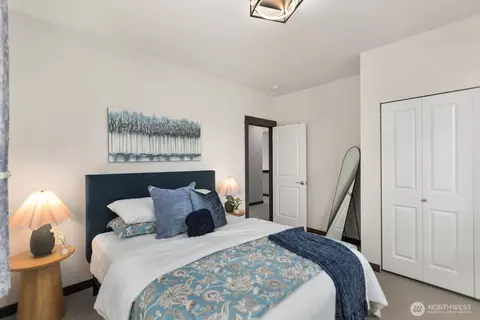 Bedroom - 17805 3rd Ave SE, Bothell, WA 98012 photo 3 of 4