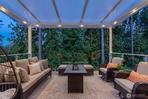 Exterior - 17805 3rd Ave SE, Bothell, WA 98012 photo 3 of 13