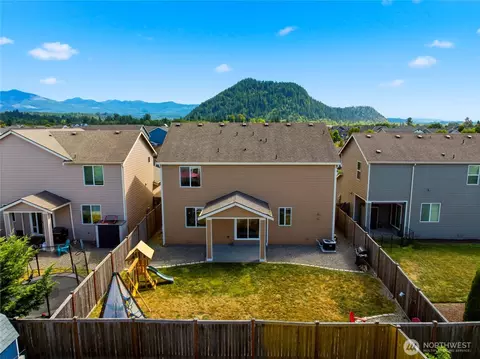 Exterior - 519 Bondgard Ave E, Enumclaw, WA 98022 photo 6 of 7