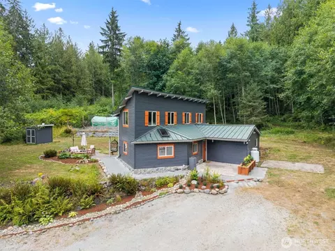 22120 Gaspard Ln, Mount Vernon, WA 98274