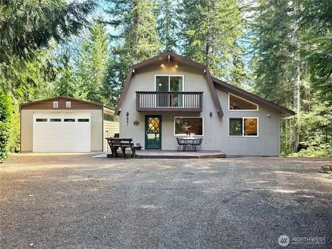 861 N Potlatch Dr, Hoodsport, WA 98548
