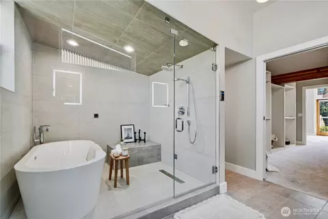 Bath - 10323 NE 189th St #B, Bothell, WA 98011 photo 3 of 5