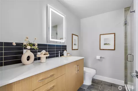 Bath - 10323 NE 189th St #B, Bothell, WA 98011 photo 4 of 5