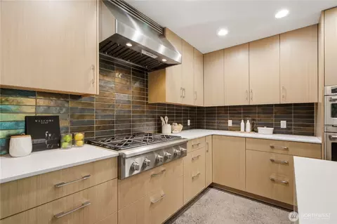 Kitchen - 10323 NE 189th St #B, Bothell, WA 98011 photo 2 of 3