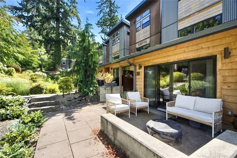 Exterior - 10323 NE 189th St #B, Bothell, WA 98011 photo 3 of 6