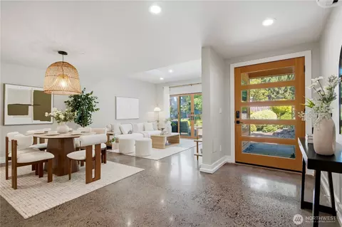 Entry Way - 10323 NE 189th St #B, Bothell, WA 98011 photo 1 of 1