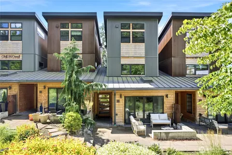 Exterior - 10323 NE 189th St #B, Bothell, WA 98011 photo 2 of 6