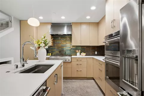 Kitchen - 10323 NE 189th St #B, Bothell, WA 98011 photo 1 of 3