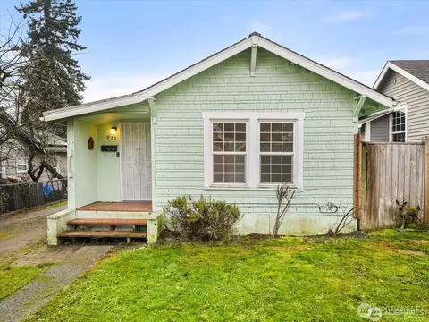 1929 11th St, Bremerton, WA 98337