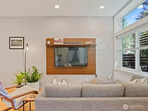 6911 California Ave SW #C, Seattle, WA 98136