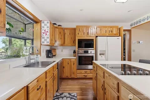Kitchen - 3011 Birch Rd, Pasco, WA 99301 photo 4 of 4