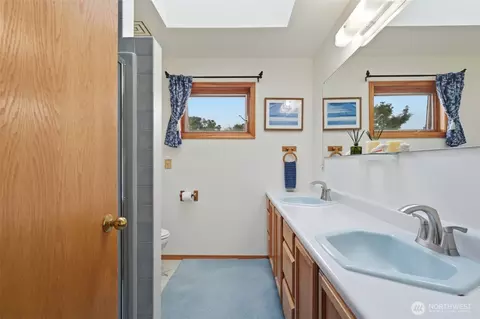 Bath - 3011 Birch Rd, Pasco, WA 99301 photo 3 of 3