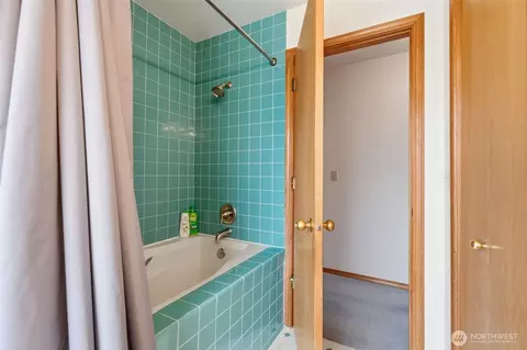 Bath - 3011 Birch Rd, Pasco, WA 99301 photo 1 of 3