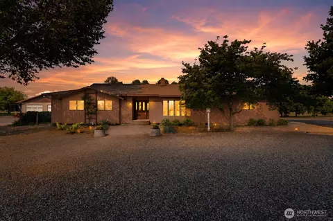 Exterior - 3011 Birch Rd, Pasco, WA 99301 photo 1 of 6