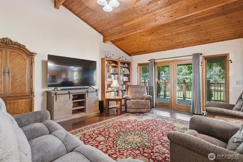 Living - 3011 Birch Rd, Pasco, WA 99301 photo 3 of 3