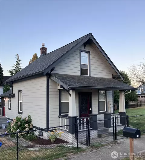 612 S 84th St, Tacoma, WA 98444