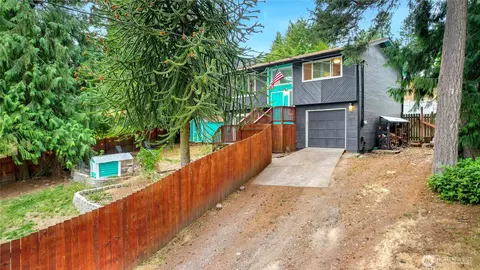 3911 Silver Ln NW, Bremerton, WA 98312